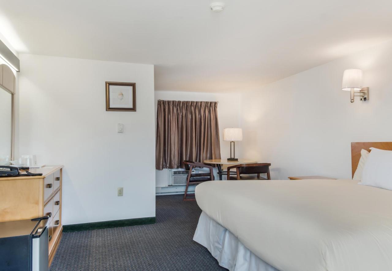America'S Best Value Inn & Suites/Hyannis Eksteriør billede